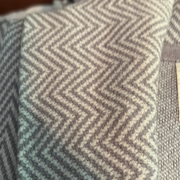 Knit jacket. - Picture 6 of 6